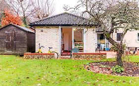 Pass The Keys Cosy & Bright Studio With Garden View Free Parking